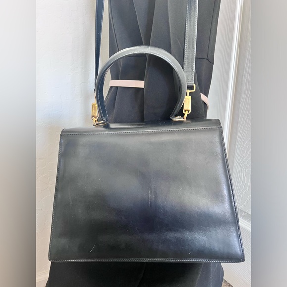 Salvatore Ferragamo Gancini 2 Way Shoulder HandBag Sought After Bag - Picture 5 of 9